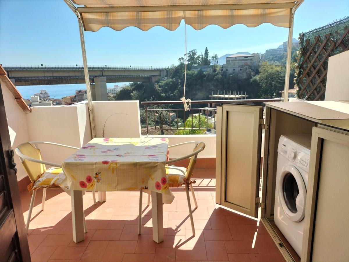 Casa Vacanza Da Rosa Letojanni Exterior foto