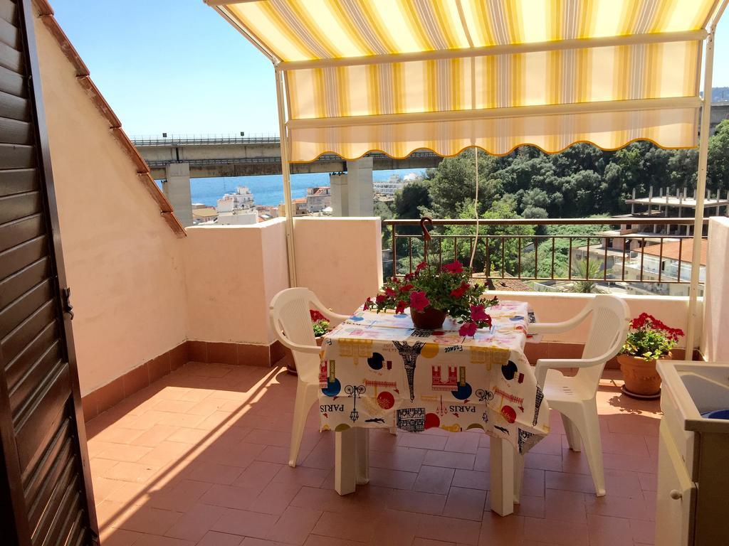 Casa Vacanza Da Rosa Letojanni Exterior foto